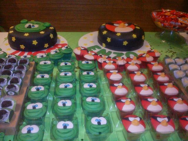 gummy cuppy cakes