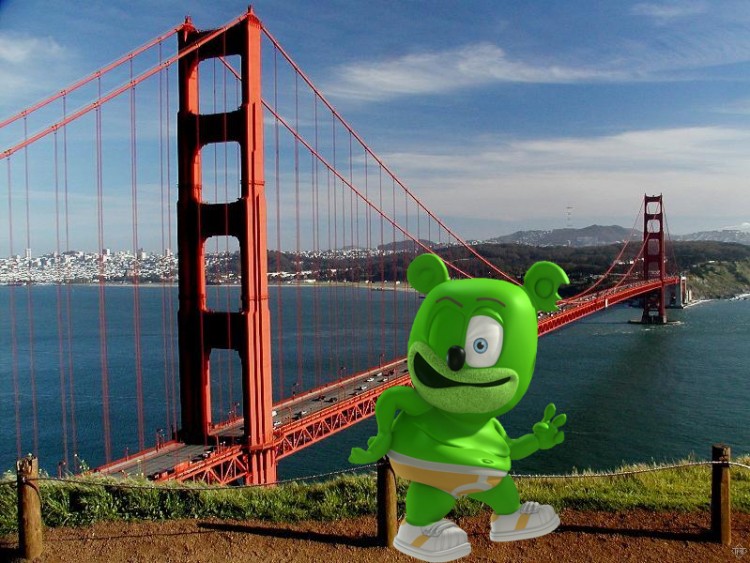 Gummibar Gummybear The Gummy Bear Song Golden Gate Bridge I'm a Gummy Bear Gummybearintl