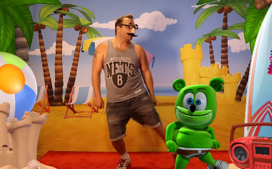 vidcon 2016 gummy bear song gummybear gummibar moves like jagger maroon 5 adam levine funny dancing gif animated cartoon character